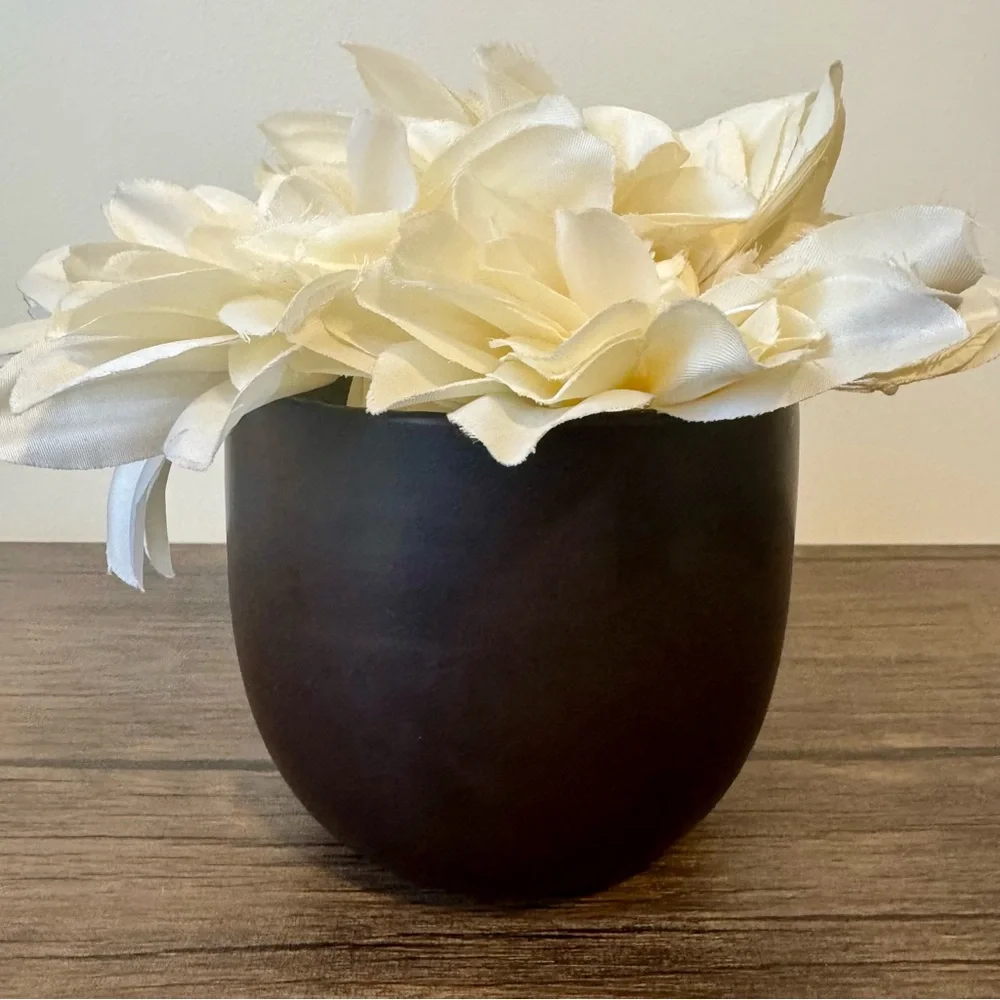 Elegant Cream Faux Floral Arrangement in Black Vase